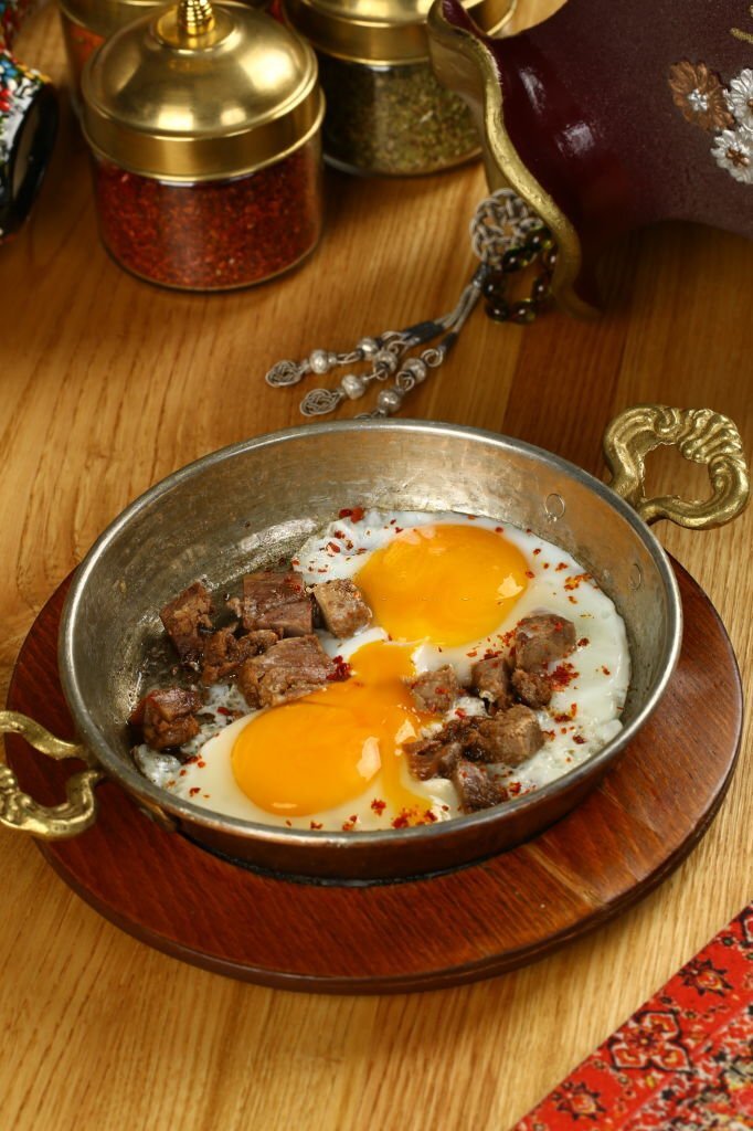 Kavurmalı Yumurta